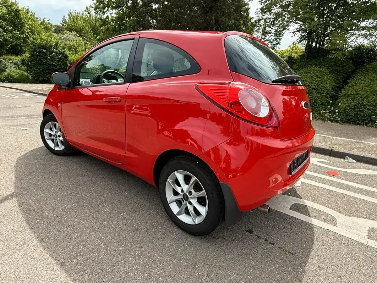Gebraucht Ford Ka 69 PS (50 kW) 2015 Rot Kleinwagen
