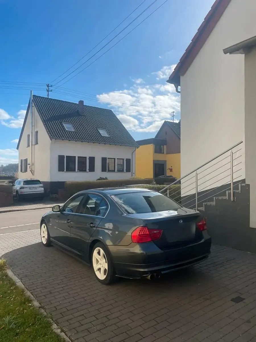 Brugt BMW 320 170 HK (125 kW) 2010 Grøn Sedan