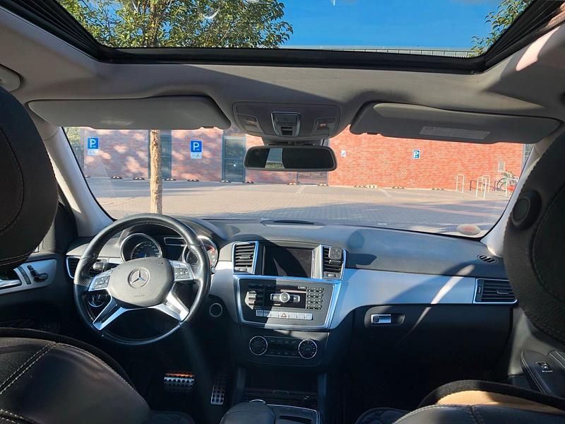 Gebraucht Mercedes ML250 204 PS (150 kW) 2013 Schwarz SUV