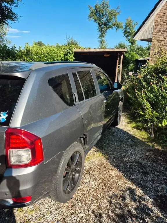 Gebraucht Jeep Compass Limited 156 PS (114 kW) 2012 Grau SUV