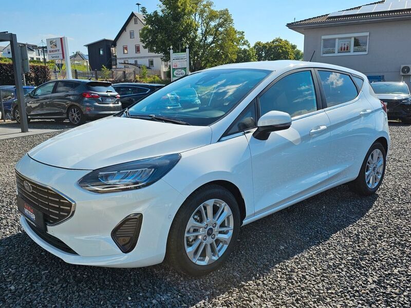 Weiß Gebraucht 2023 Ford Fiesta Titanium X Kleinwagen | 22.990 € (Teuer) - Bild 1/4