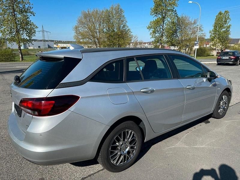 Second-hand Opel Astra Edition 110 CP (80 kW) 2017 Argintiu Break