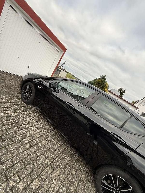 Gebraucht Opel Astra Edition 110 PS (80 kW) 2020 Schwarz Kleinwagen