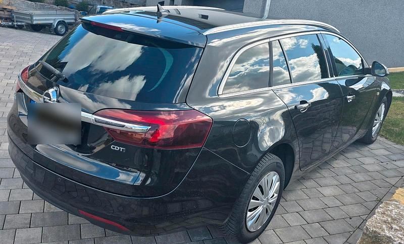 Second-hand Opel Insignia 131 CP (96 kW) 2014 Negru Break