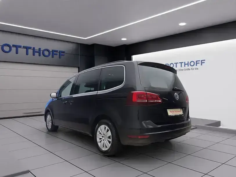 Gebraucht VW Sharan Comfortline 150 PS (110 kW) 2017 Schwarz Van / Kleinbus