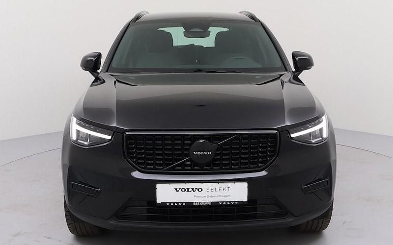 Gebraucht Volvo XC40 Plus 163 PS (119 kW) 2025 Schwarz SUV