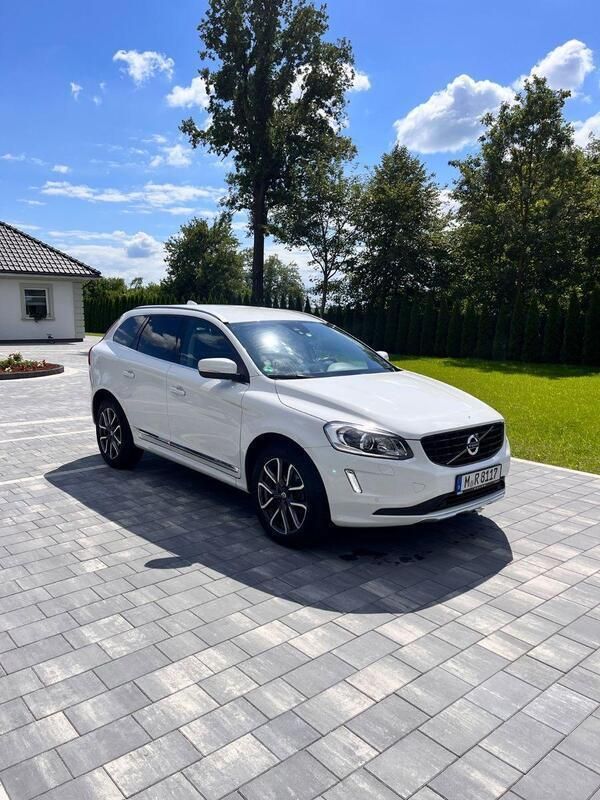 Weiß Gebraucht 2016 Volvo XC60 Summum SUV | 17.500 € (Fairer Preis) - Bild 1/4