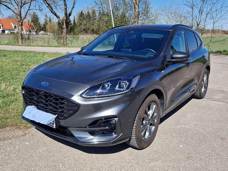 Grau Gebraucht 2020 Ford Kuga ST-Line X SUV | 19.500 € (Guter Preis) - Bild 1/4