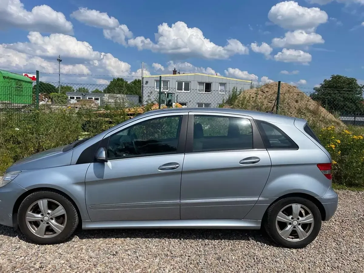 Gebraucht Mercedes B180 109 PS (80 kW) 2010 Amethyst metallic Van / Kleinbus