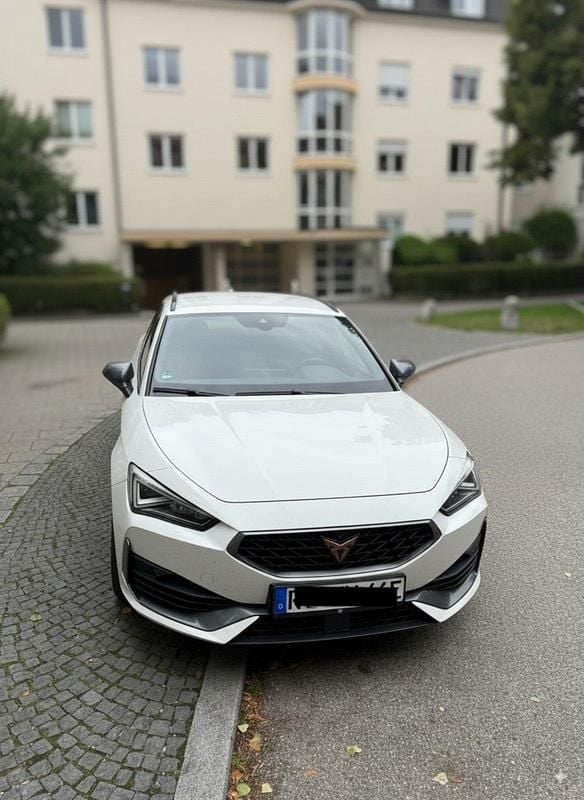 Weiß Gebraucht 2021 Cupra Leon Kombi | 22.900 € (Guter Preis) - Bild 1/4