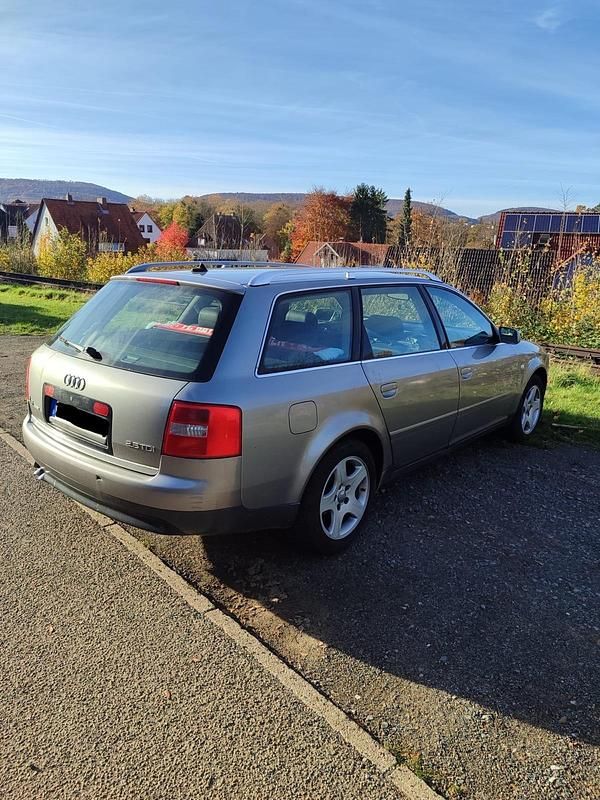 Grau Gebraucht 2002 Audi A6 Kombi | 1.150 € (Superpreis) - Bild 1/4
