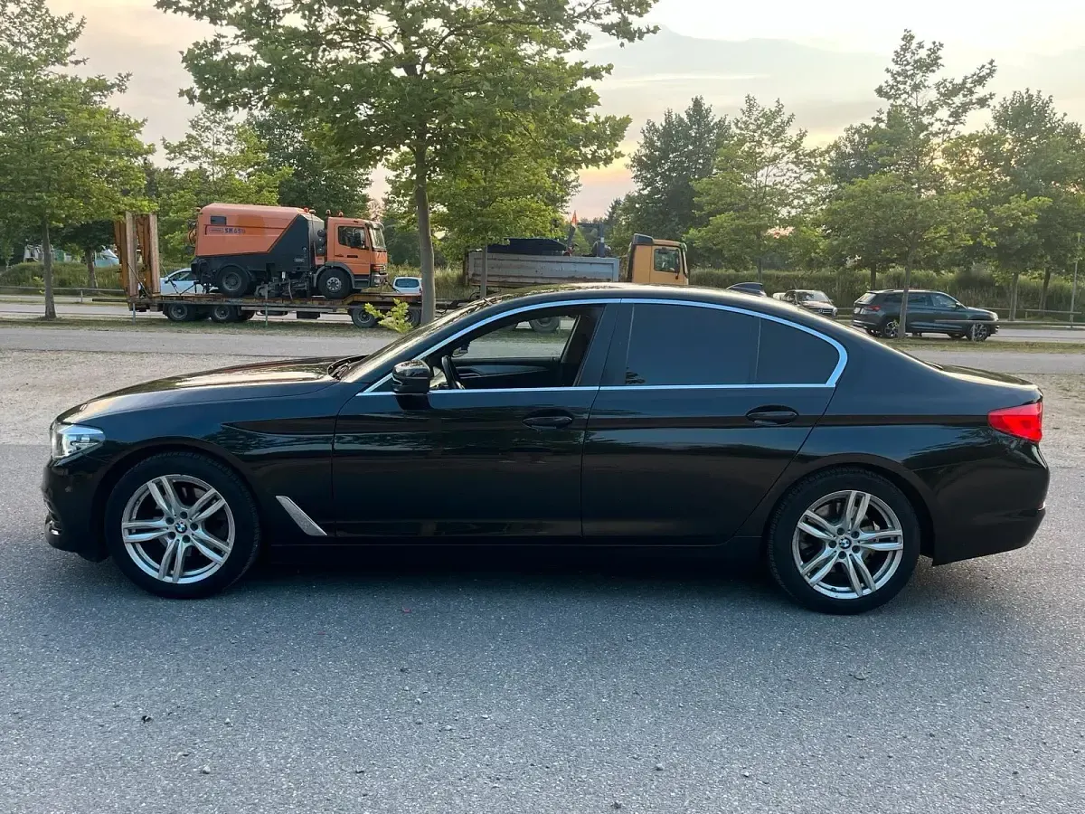 Gebraucht BMW 520 Efficient Dynamics 190 PS (139 kW) 2017 Schwarz Limousine