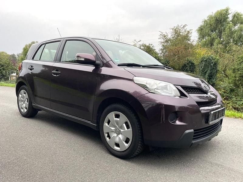 Violet Gebraucht 2009 Toyota Urban Cruiser SUV | 4.790 € (Guter Preis) - Bild 1/4