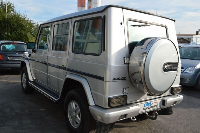 Gebraucht Mercedes G300 170 PS (125 kW) 1990 Silber metallic SUV