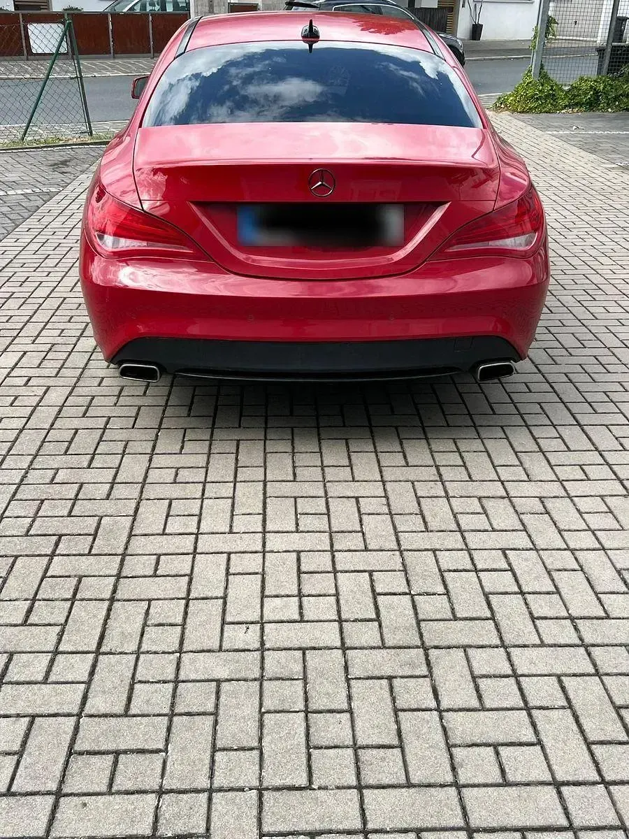Gebraucht Mercedes CLA200 Urban 156 PS (114 kW) 2016 Rot Coupé