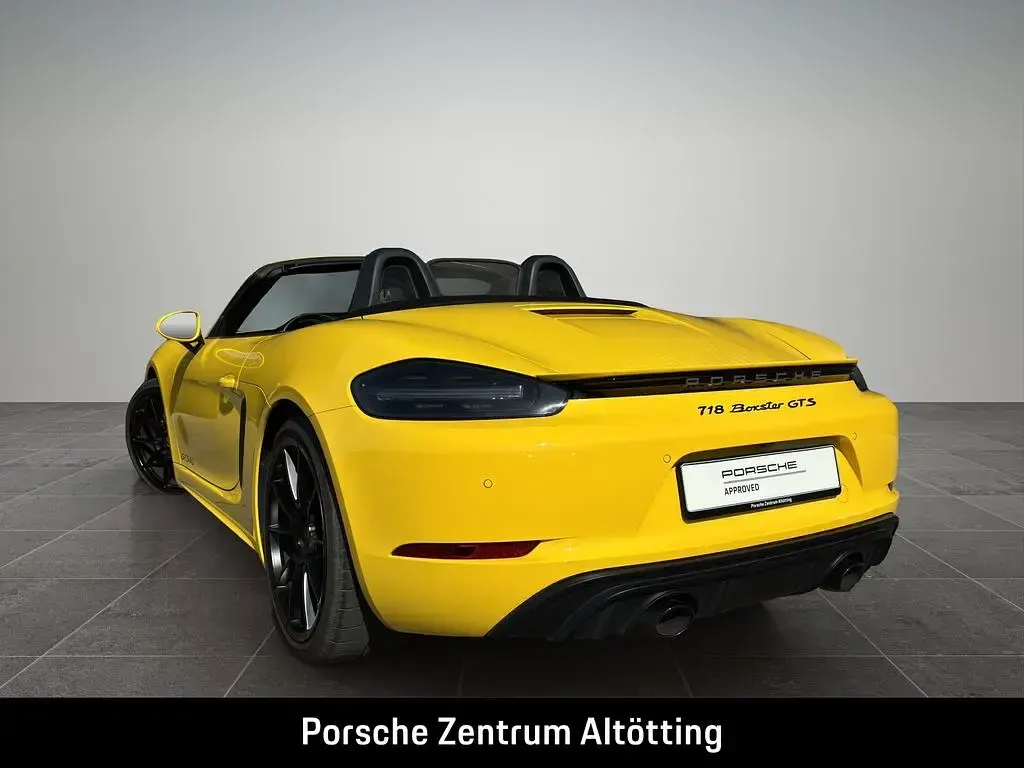 Usata Porsche Boxster 400 CV (294 kW) 2023 Giallo Cabrio