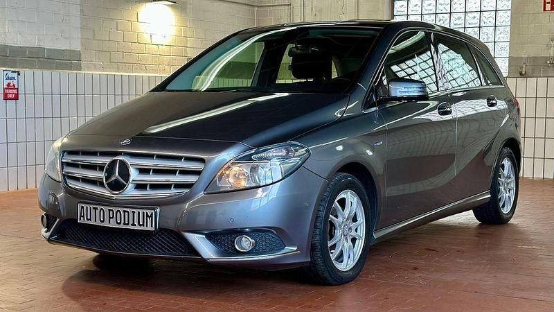Gebraucht Mercedes B180 109 PS (80 kW) 2012 Mountaingrau Van / Kleinbus