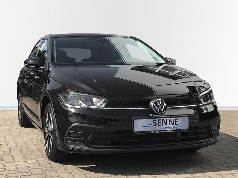 Gebraucht VW Polo Move 95 PS (69 kW) 2024 Schwarz (deep black perleffekt) Limousine