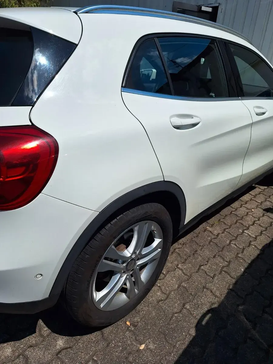 Gebraucht Mercedes GLA180 109 PS (80 kW) 2017 Weiß SUV