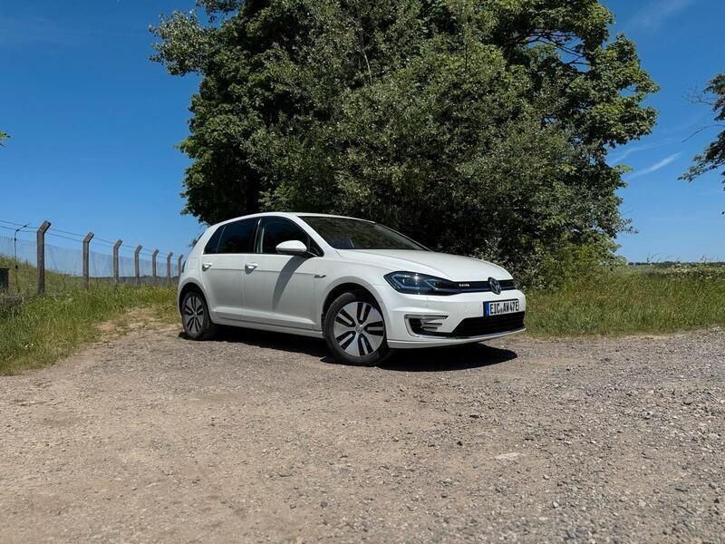 Weiß Gebraucht 2020 VW e-Golf Kleinwagen | 18.900 € - Bild 1/4