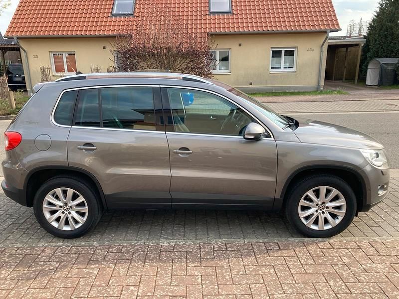 Second-hand VW Tiguan 140 CP (102 kW) 2011 Gri SUV