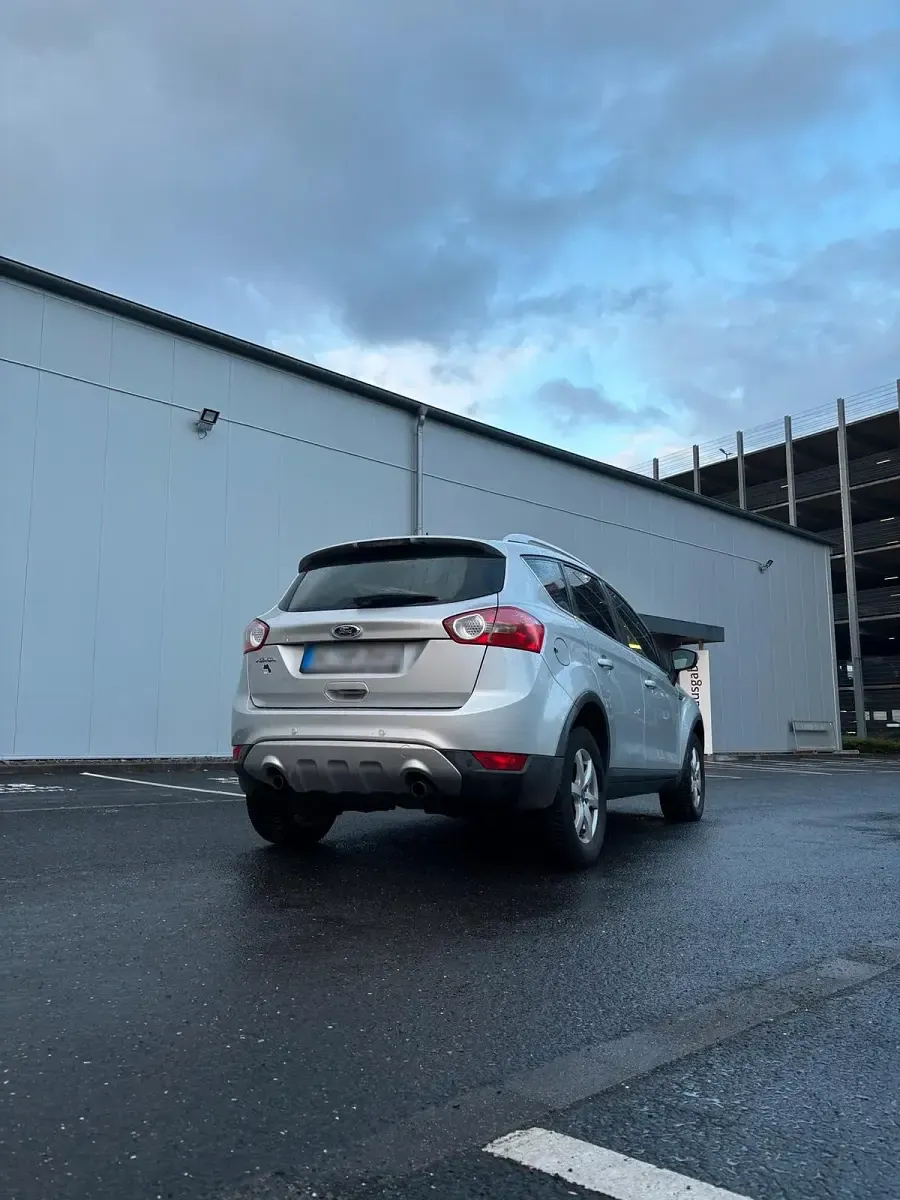 Gebraucht Ford Kuga 140 PS (102 kW) 2011 Grau SUV