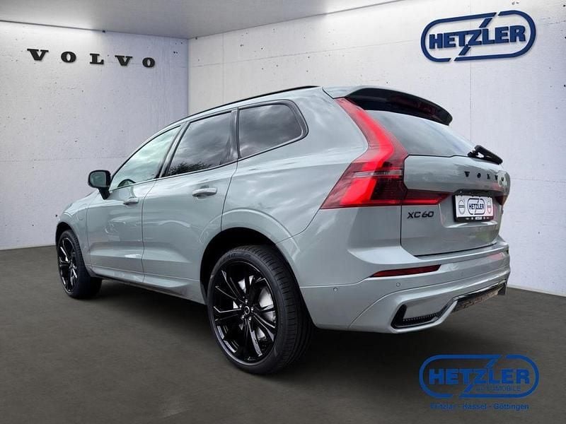 Neu Volvo XC60 Plus 455 PS (334 kW) 2025 Vapour grey / metallic SUV