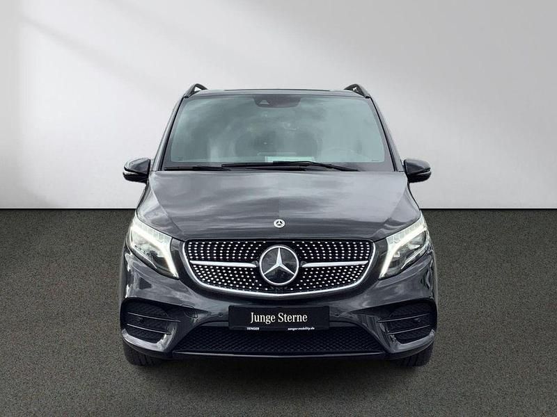 Grau Gebraucht 2021 Mercedes V300 AMG Van / Kleinbus | 56.950 € (Etwas zu teuer) - Bild 1/3