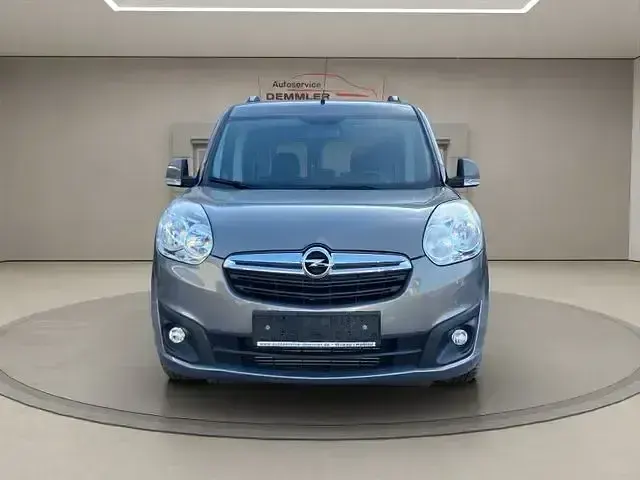 Gebraucht Opel Combo Edition 120 PS (88 kW) 2017 Muskatgrau/muskat braun(m2) Van / Kleinbus