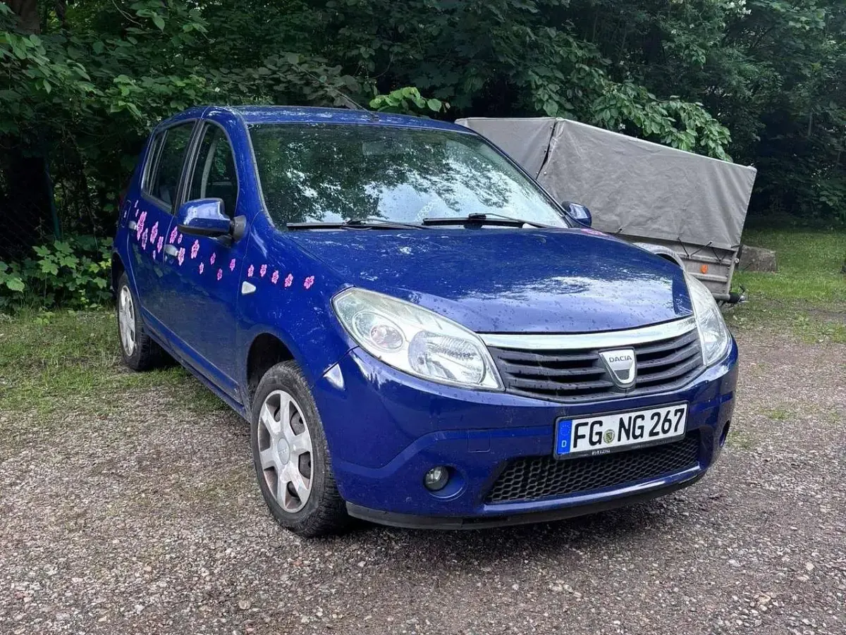 Gebraucht Dacia Sandero 75 PS (55 kW) 2009 Blau Limousine