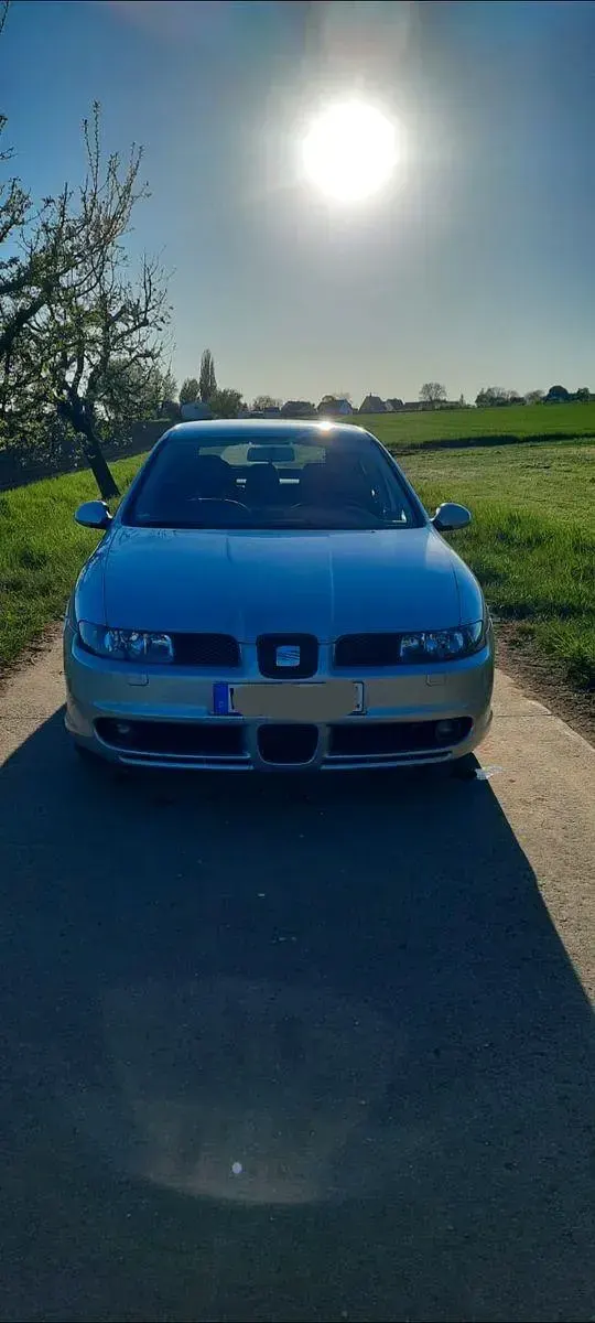 Używany Seat Leon 105 KM (77 kW) 2004 Srebrny Hatchback