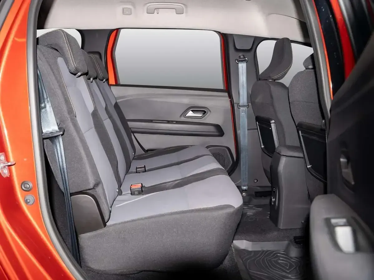Gebraucht Dacia Jogger Extreme 101 PS (74 kW) 2025 Terracottabraun Van / Kleinbus
