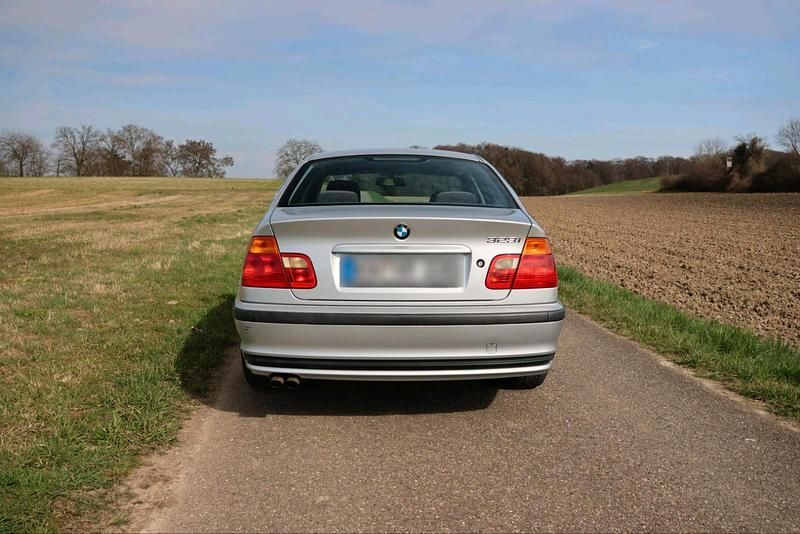 Gebraucht BMW 323 170 PS (125 kW) 1998 Silber Limousine