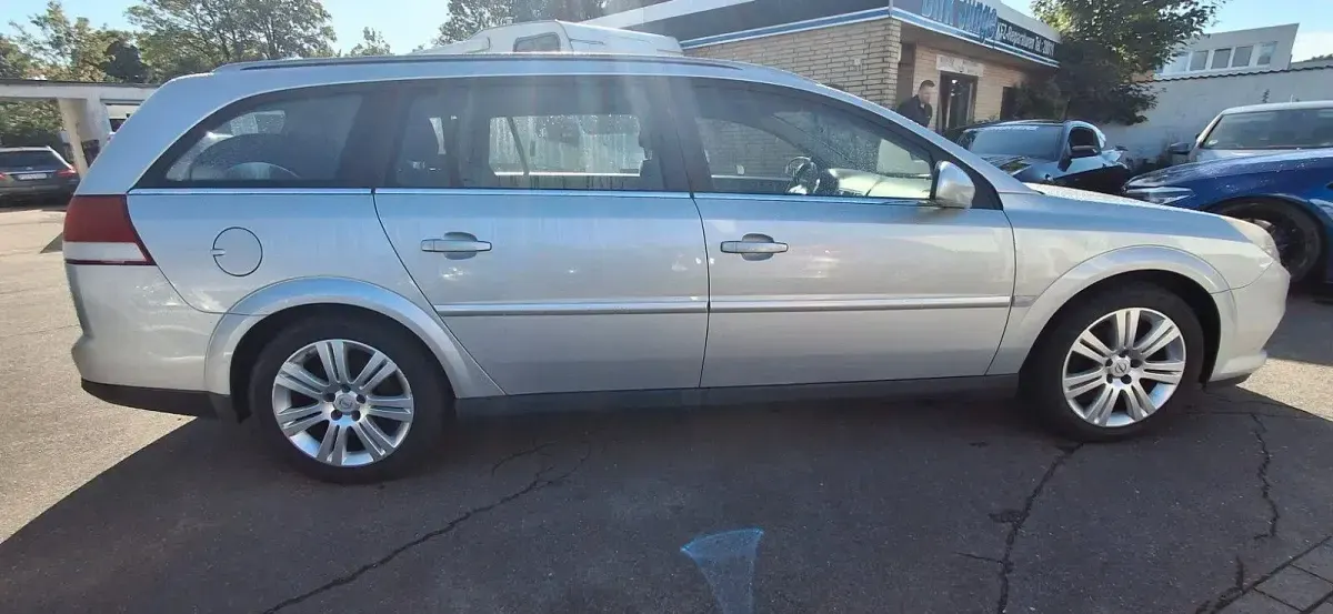 Gebraucht Opel Vectra Edition 155 PS (114 kW) 2005 Silber Kombi