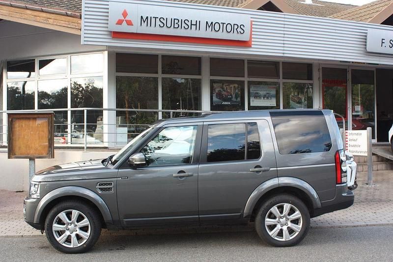 Grau Gebraucht 2016 Land Rover Discovery 4 SE SUV | 17.500 € (Etwas zu teuer) - Bild 1/4