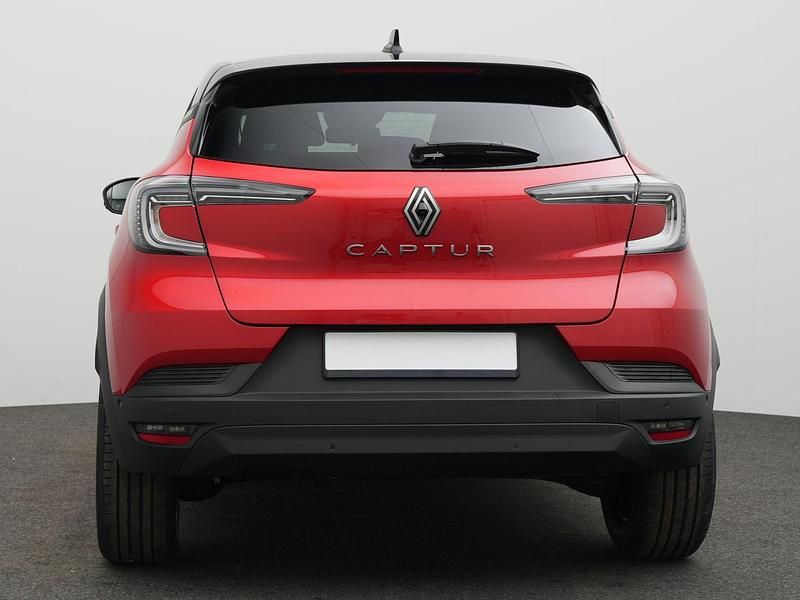 Second-hand Renault Captur Evolution 101 CP (74 kW) 2024 Roșu SUV