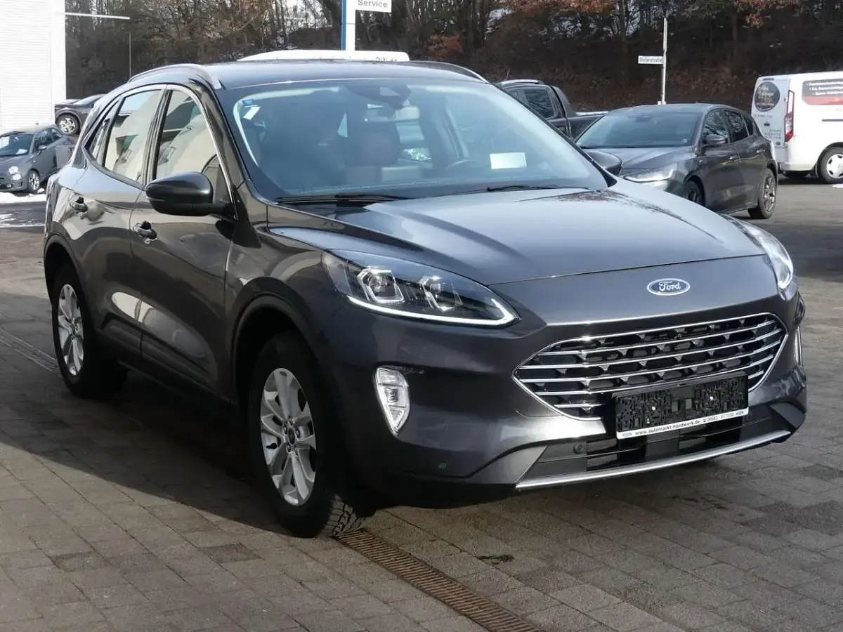 Gebraucht Ford Kuga Titanium 224 PS (164 kW) 2022 Grau SUV