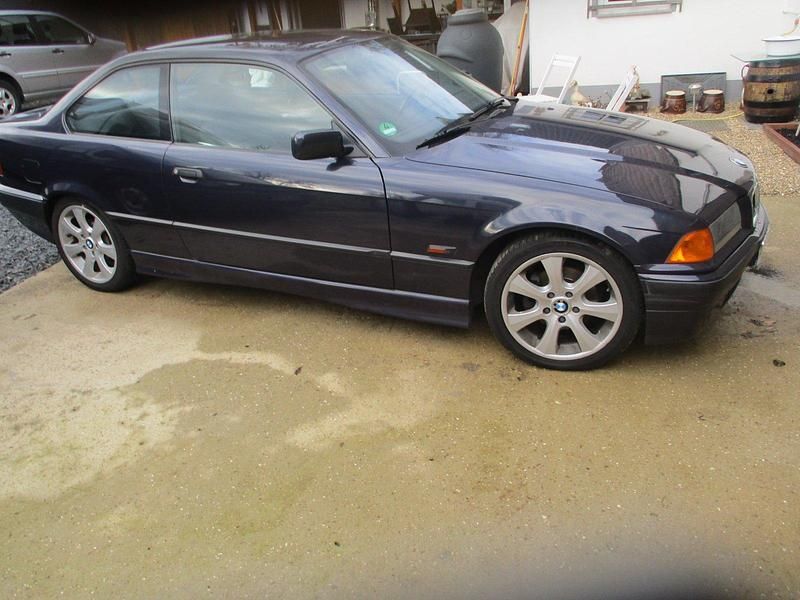 Gebraucht BMW 316 102 PS (75 kW) 1994 Schwarz Coupé