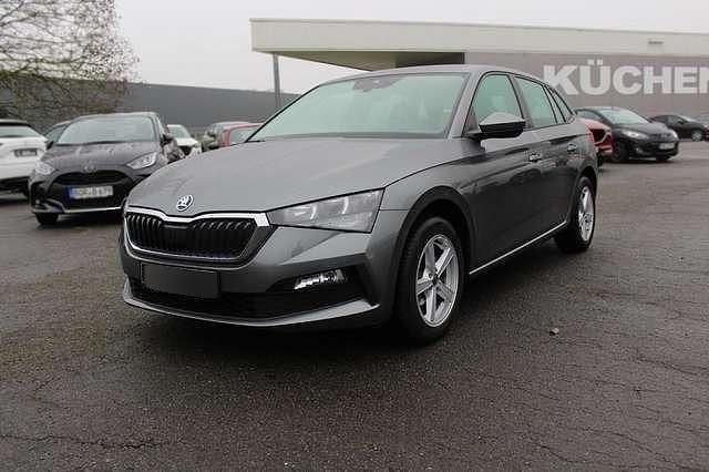 Farbe: diverse metallic Gebraucht 2022 Skoda Scala Cool Plus Kleinwagen | 20.140 € (Etwas zu teuer) - Bild 1/1