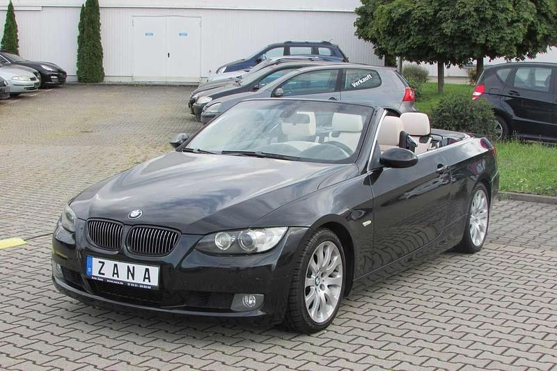 Black sapphire metallic Gebraucht 2007 BMW 330 Cabriolet Cabrio | 9.222 € - Bild 1/4