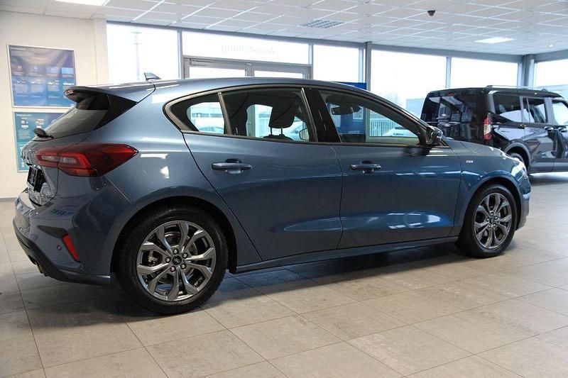 Gebraucht Ford Focus ST-Line 155 PS (114 kW) 2025 Blau Limousine