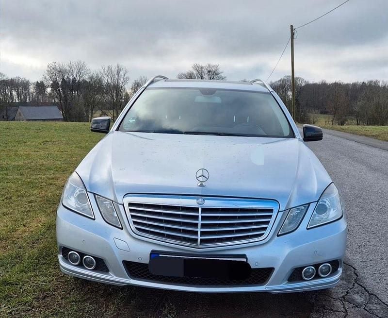 Gebraucht Mercedes E200 Elegance 136 PS (100 kW) 2010 Silber Kombi