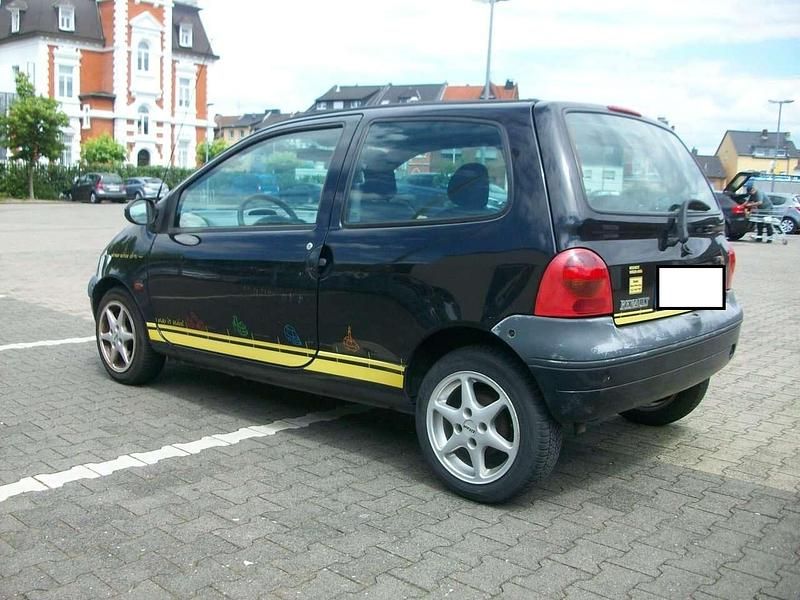 Second-hand Renault Twingo 58 CP (42 kW) 2001 Negru Hatchback