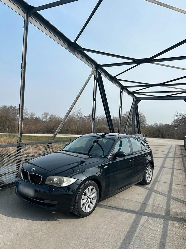 Gebraucht BMW 116 122 PS (89 kW) 2007 Schwarz Kleinwagen