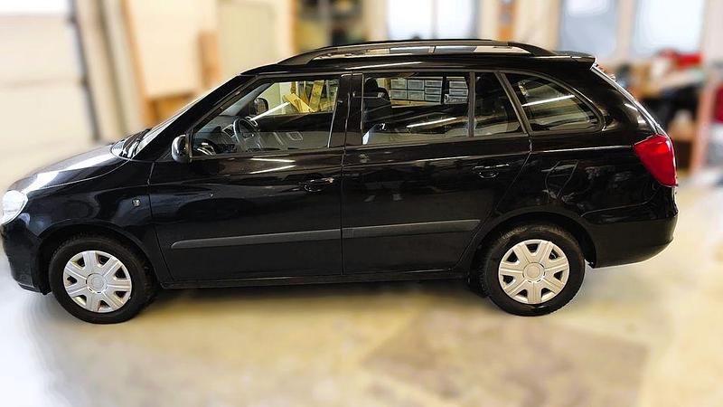 Schwarz Gebraucht 2008 Skoda Fabia Ambiente Kombi | 3.199 € (Etwas zu teuer) - Bild 1/4