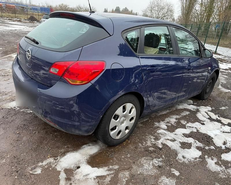 Gebraucht Opel Astra 116 PS (85 kW) 2010 Blau Limousine
