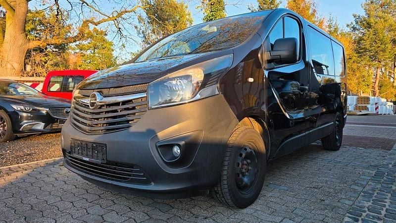 Schwarz Gebraucht 2019 Opel Vivaro Van | 16.799 € (Guter Preis) - Bild 1/4