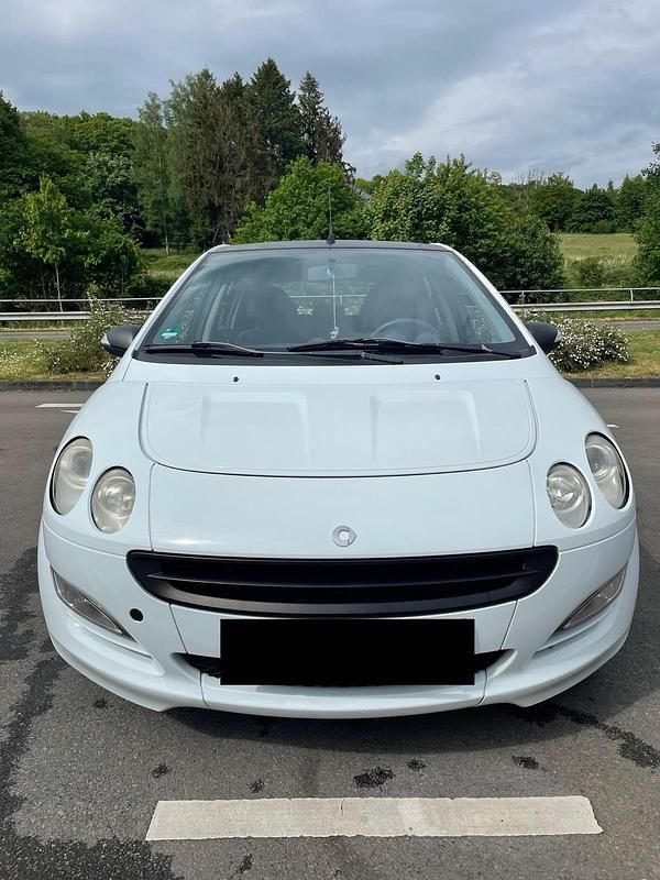 Weiß Gebraucht 2007 Smart ForFour Kleinwagen | 1.350 € - Bild 1/4