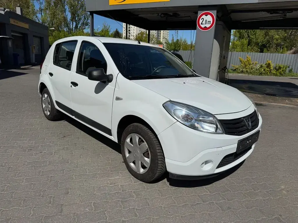 Second-hand Dacia Sandero 75 CP (55 kW) 2012 Alb Berlinǎ