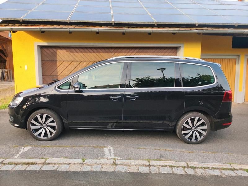 Schwarz Gebraucht 2016 VW Sharan Van / Kleinbus | 19.900 € (Fairer Preis) - Bild 1/4
